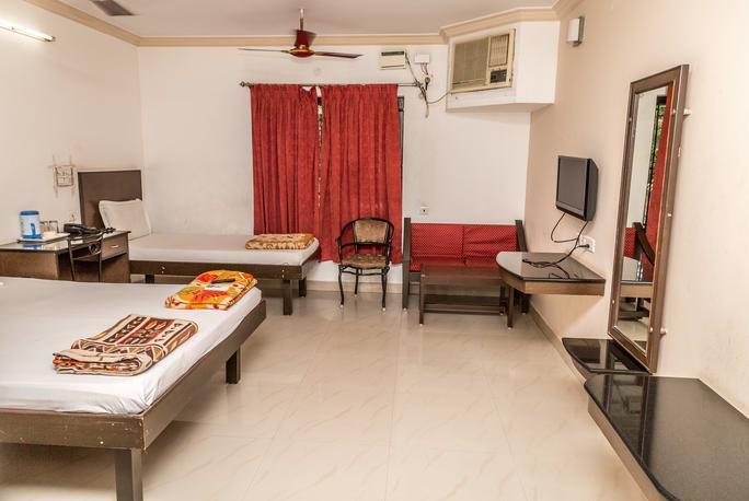 Hotel Adithya Chennai Exteriör bild