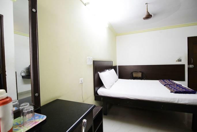 Hotel Adithya Chennai Exteriör bild