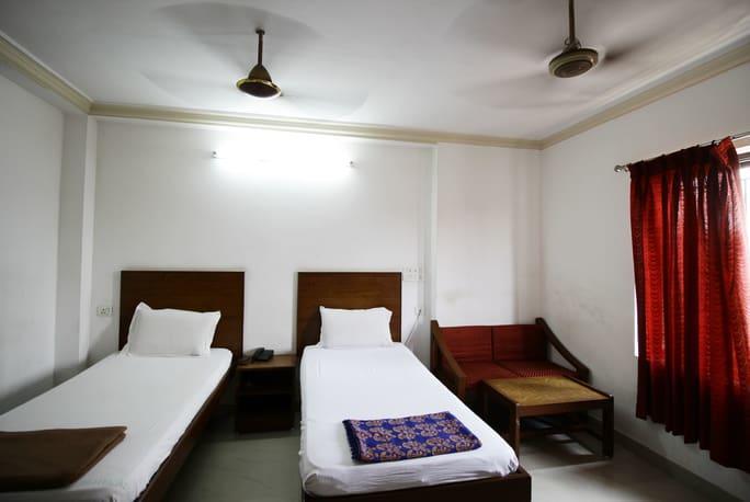 Hotel Adithya Chennai Exteriör bild